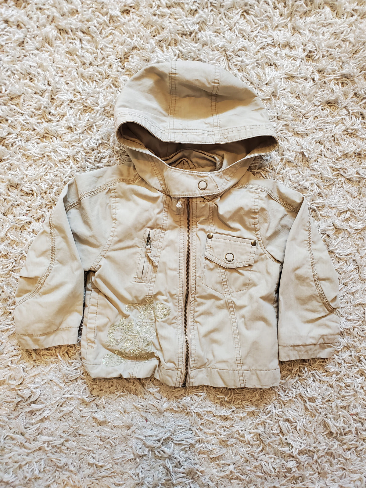 Next fall weight jacket. Size 3-4years. Very good used condition. Missing inner liner.
