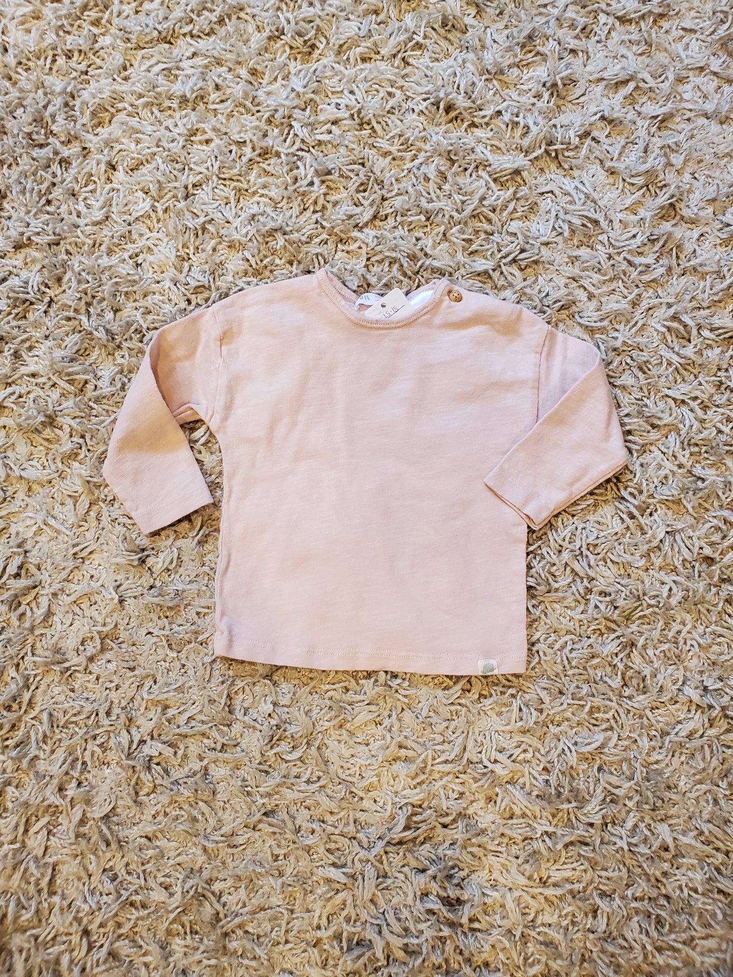 Zara long sleeve t-shirt. Excellent used condition. Size 3-6 months.
