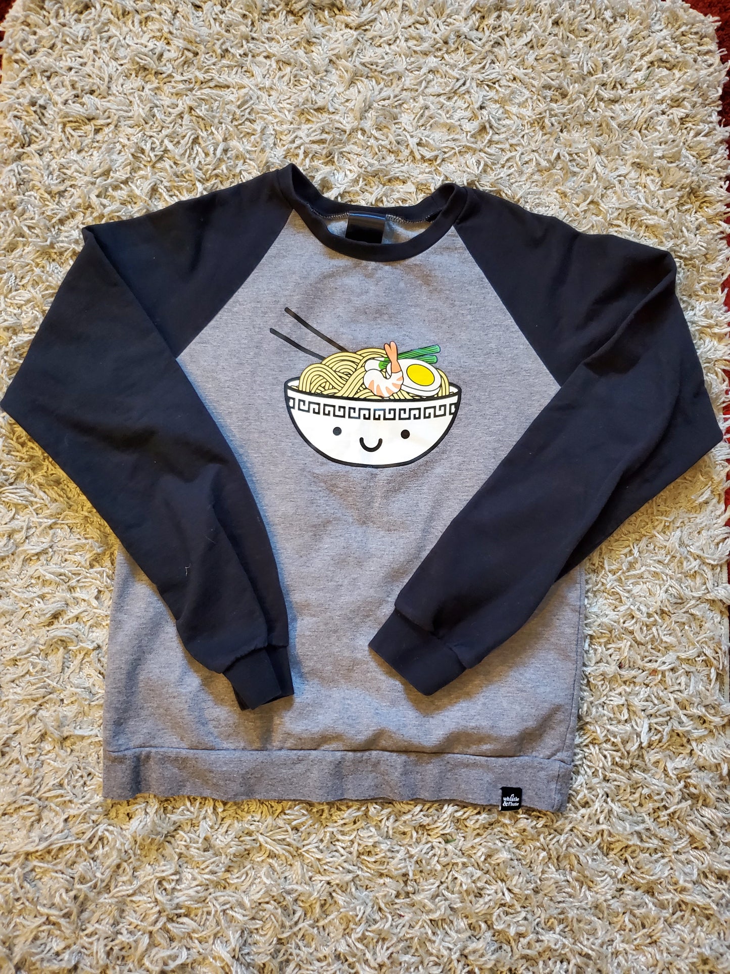 Whistle and Flute sweatshirt. Excellent used condition. Size Small(adult)