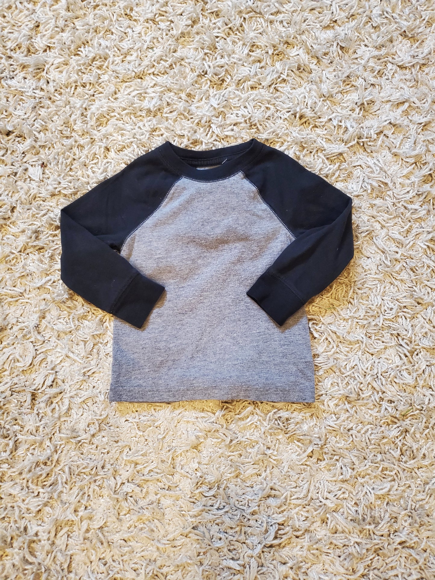 Cat & Jack long sleeve t-shirt. Size 18 months. Very good used condition.