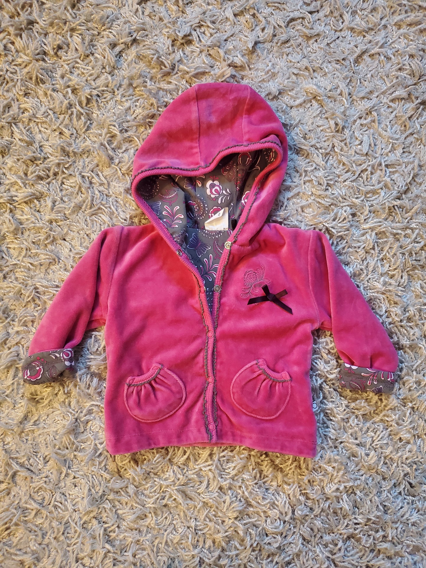 Noppies 3pc infant set. Size 68 ( 6m). Excellent used condition.