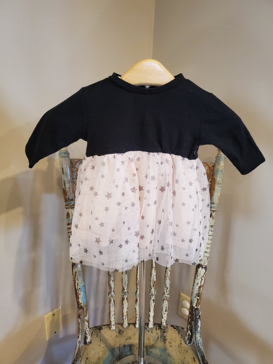 Mini Heroes infant dress. Size 0-3 months. Excellent used condition.