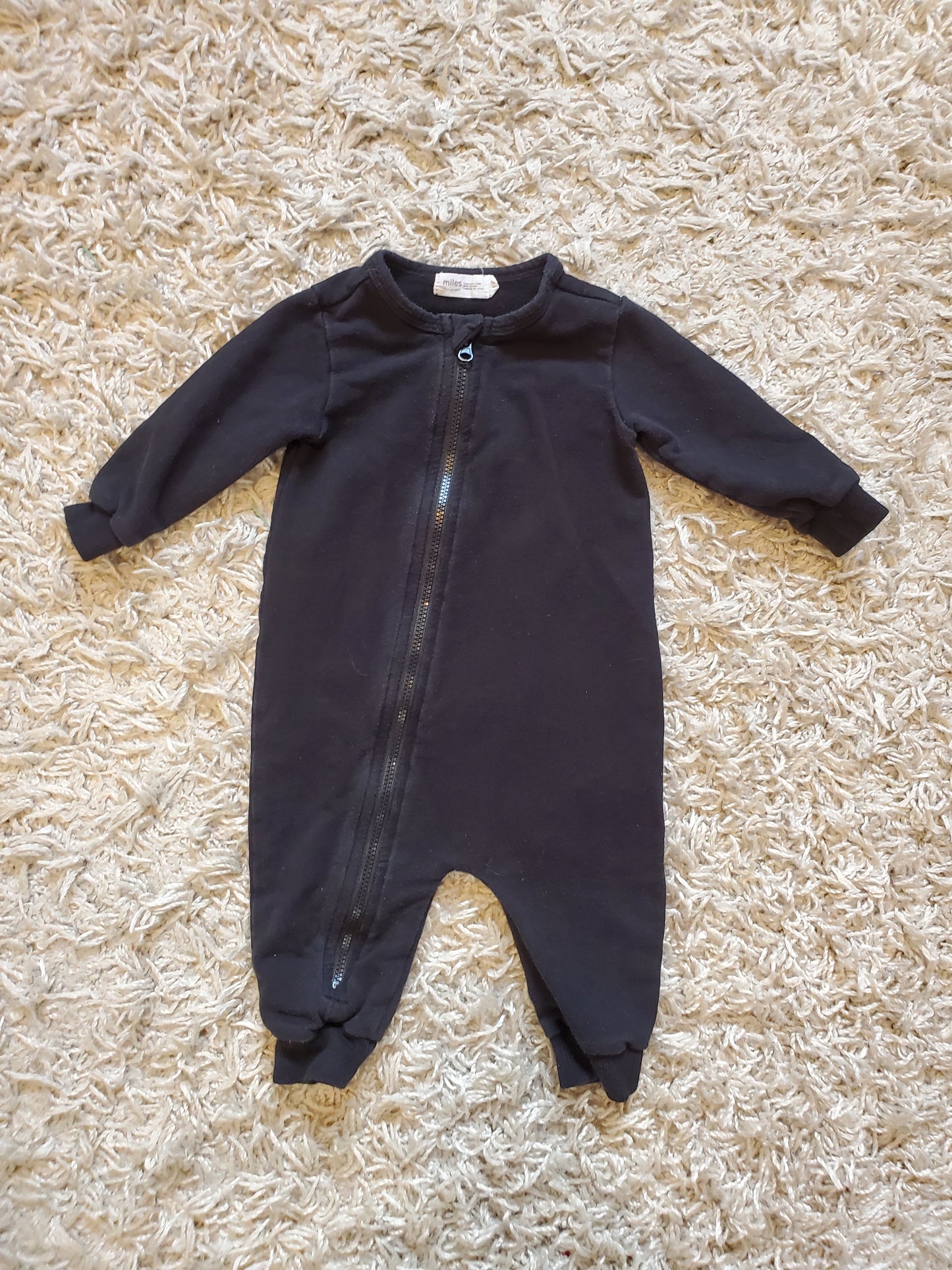 Miles the label sleeper. Size 6 months. Excellent used condition.