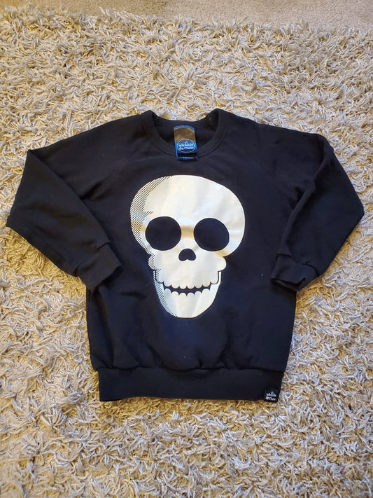 Whistle and Flute sweatshirt size 5-6 years. Excellent used condition.