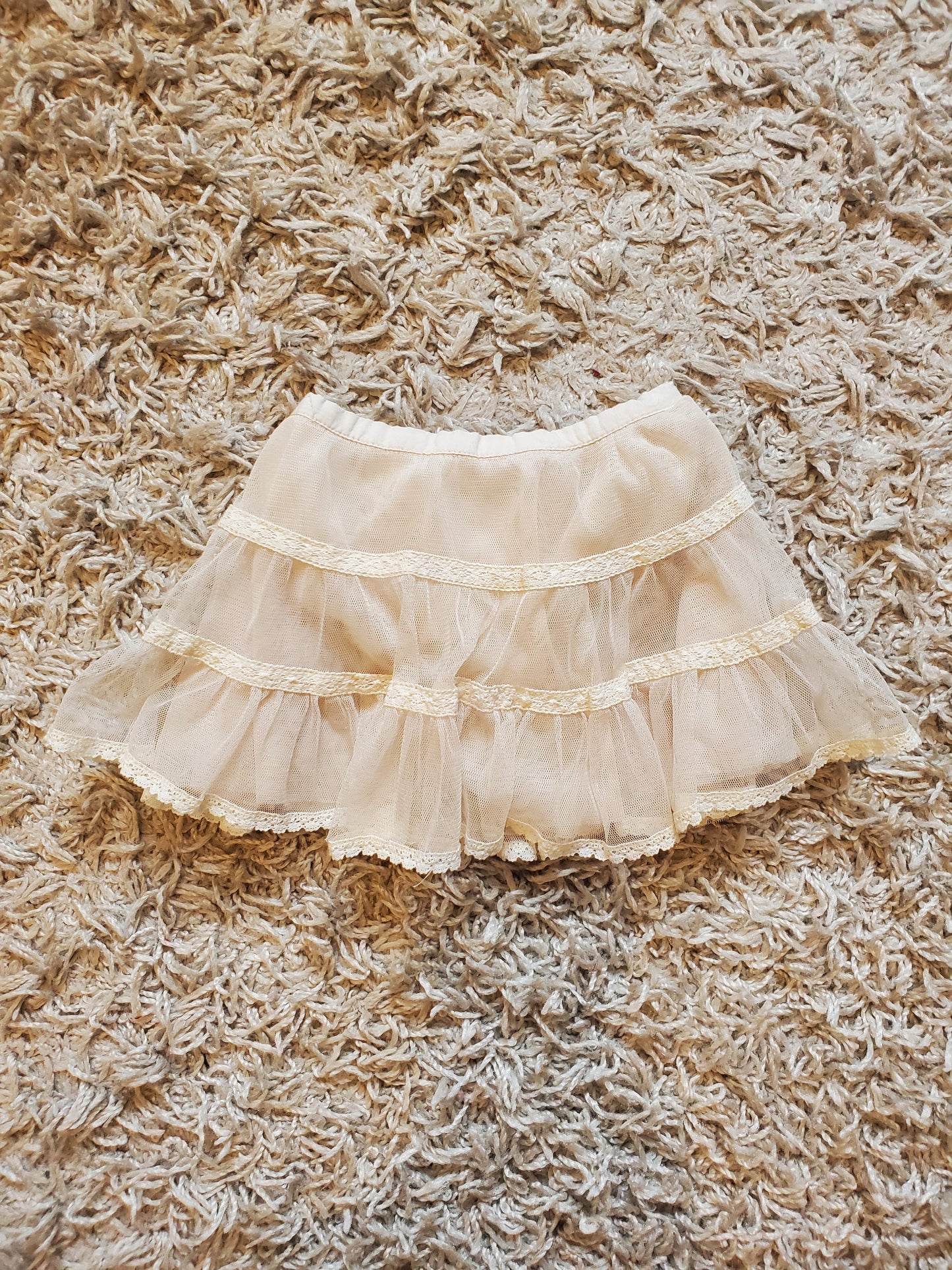 Baby Gap lacey infant skirt. Size 3-6 months.  Excellent used condition.