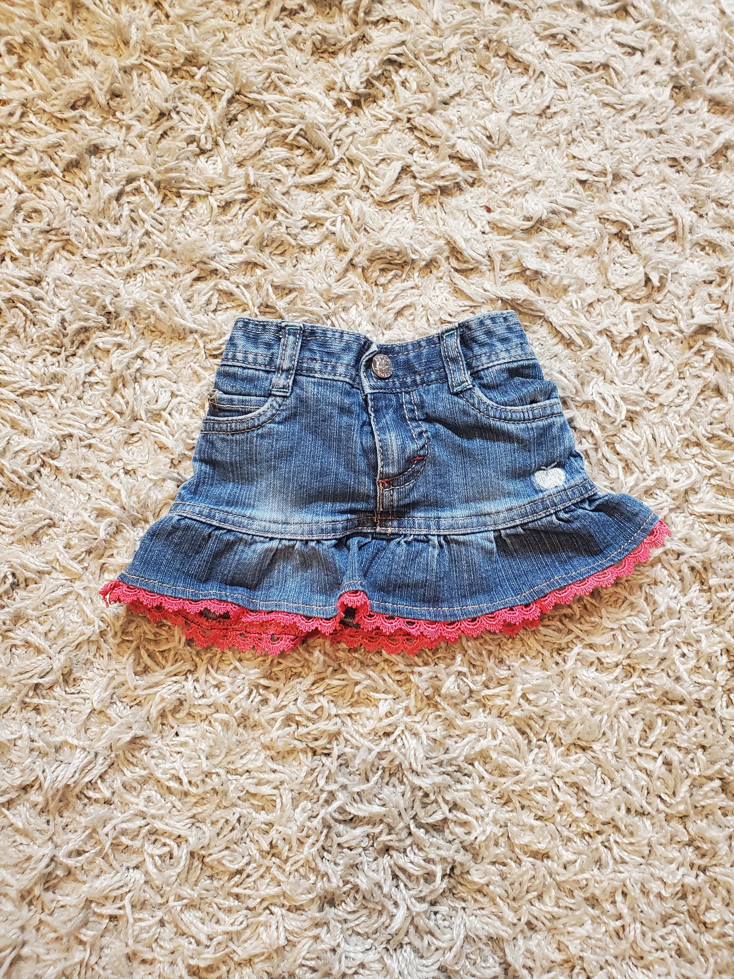 Applebottom denim skirt. Size 3-6 months. Very good used condition.
