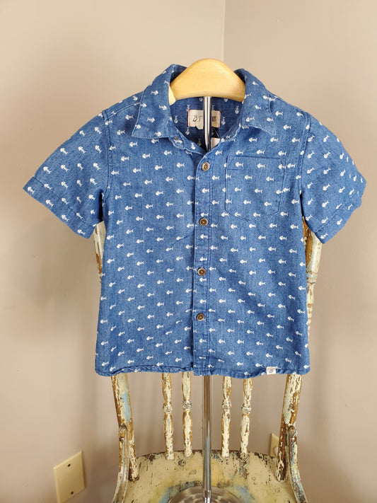 Me & Henry button down shirt. Size 3-4 years. Excellent used condition.