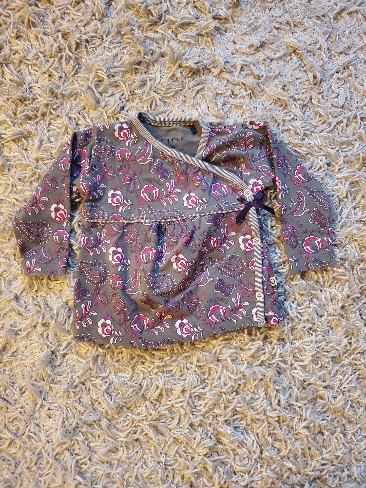 Noppies 3pc infant set. Size 68 ( 6m). Excellent used condition.