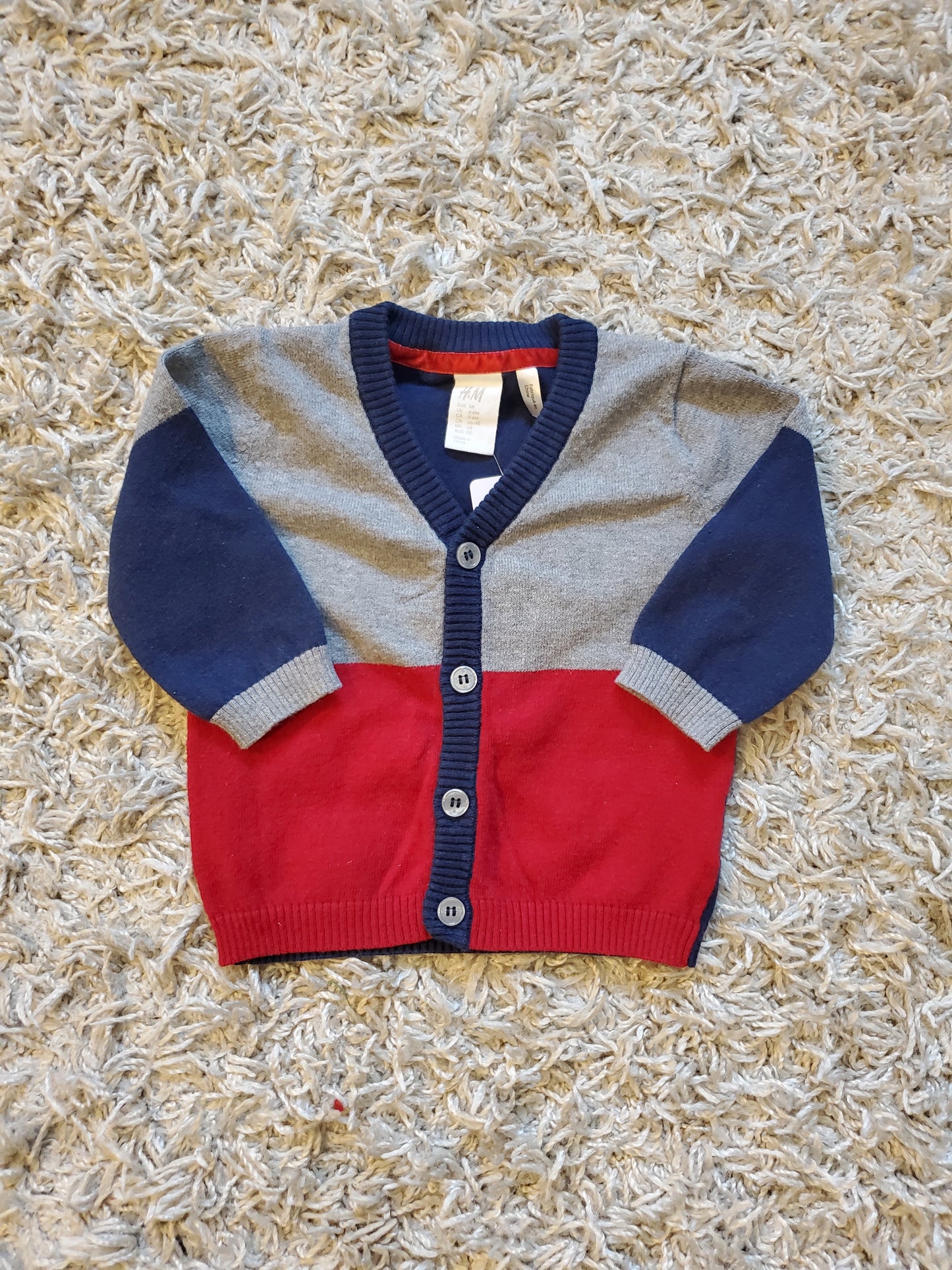 H&M infant cardigan. Excellent used condition. Size 4-6 months.