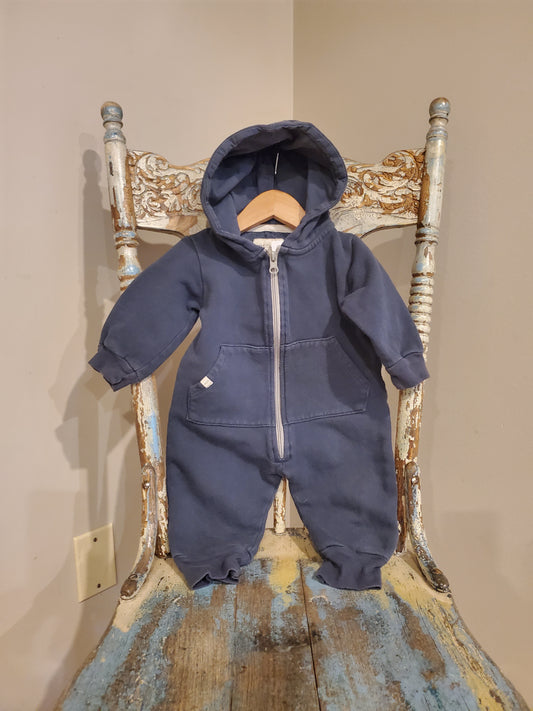 Mini Mioche Romper. Hooded. Size 6-12 months.  Good used condition ( some evident washwear). Organic cotton.